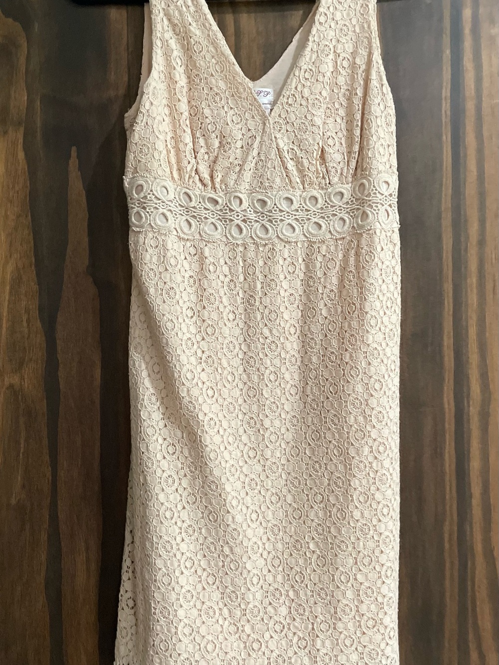 Sleeveless Lace Midi Dress with Decorative Waist in Light Beige
